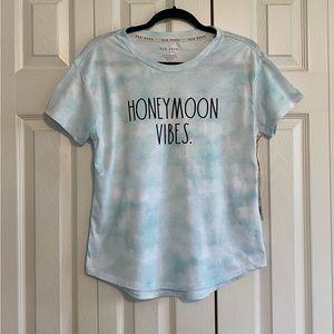 ☘️NWT Rae Dunn 🌙 Honeymoon Vibes Tie Dye T-shirt White Blue